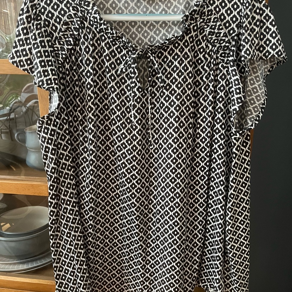 Lane Bryant Black and White Cap Sleeve Tie Front Blouse